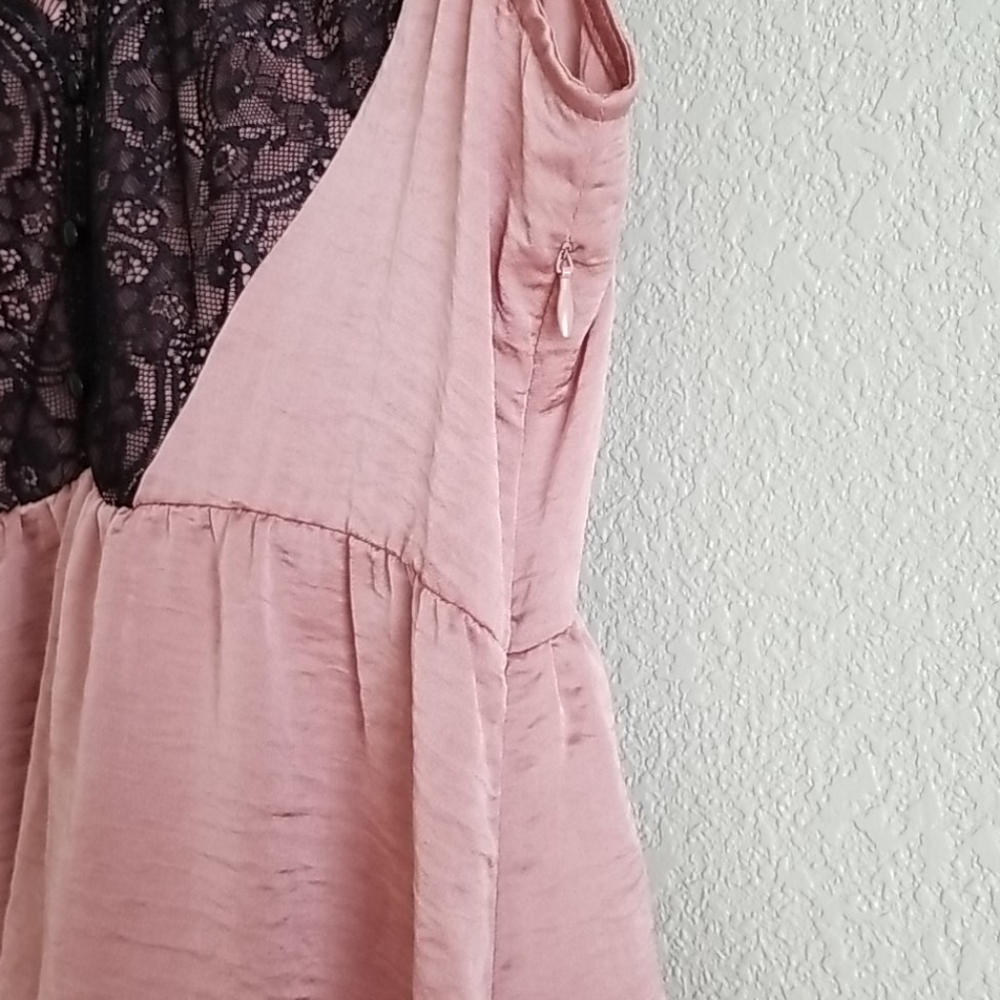 Eyeshadow top lace details sz large pink and black - Picture 7 of 7